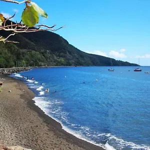 https://aux-charmes-du-saut-deau.comcaribbean.com